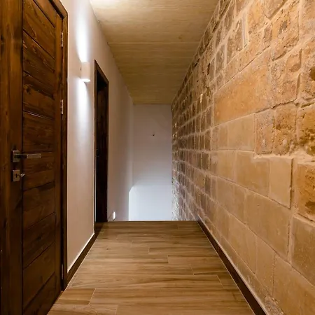 Modern 4 Bedroom - Gozo Villa